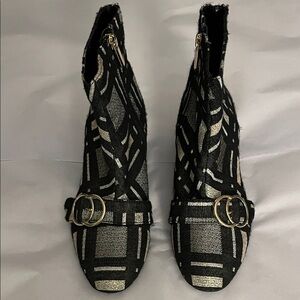 Bleaker & Bond 2 inch heeled ankle boots. Black, gray and gold. Size 6